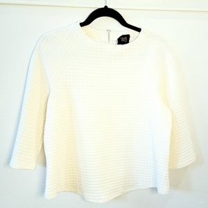 W5 | NWOT beautiful, elegant slightly off white waffle textured top